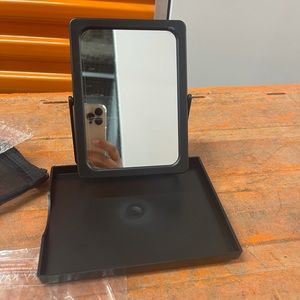 NWT MARY KAY COSMETICS MIRROR WITH STAND/CASE